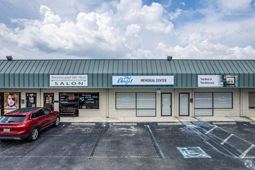 1939-1941 Park Meadows Dr, Fort Myers, FL à louer - Photo de l’immeuble – Image 2 sur 8