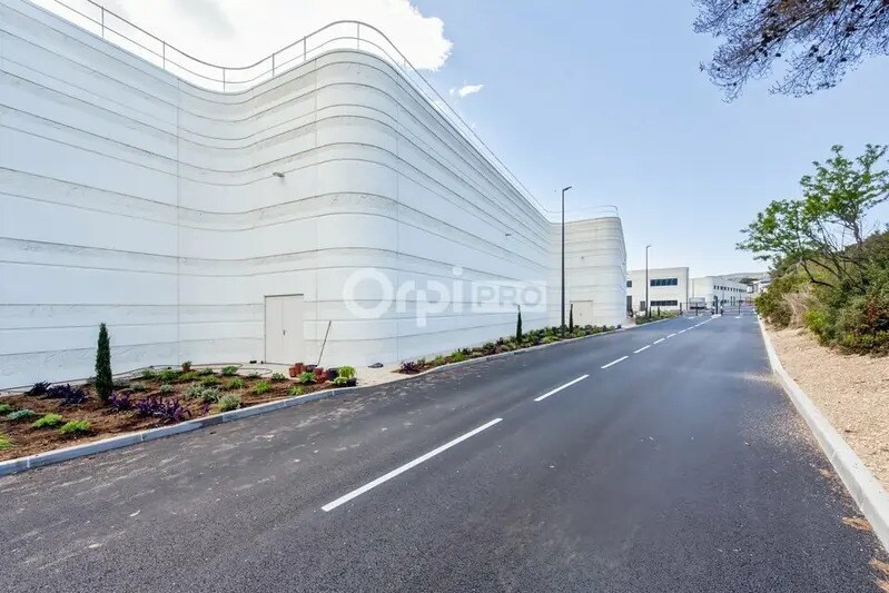 Industriel/Logistique dans La Ciotat à louer - Photo de l’immeuble – Image 3 sur 5