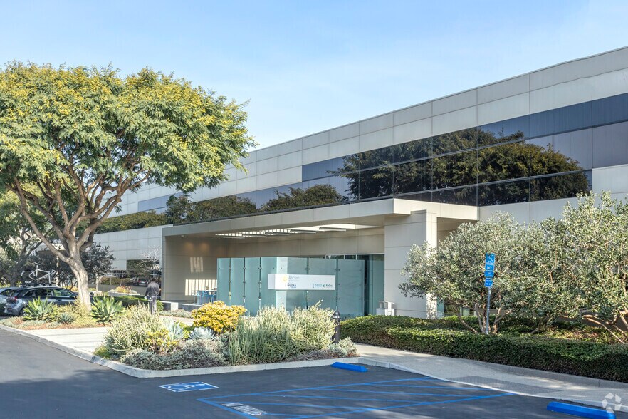 10835 Road To The Cure, San Diego, CA à louer - Photo principale – Image 1 sur 7