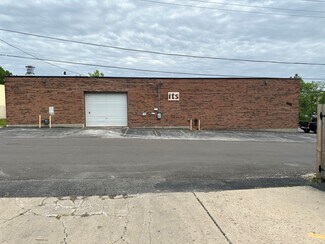 Plus de détails pour 305 Hankes Ave, Aurora, IL - Industriel/Logistique à vendre