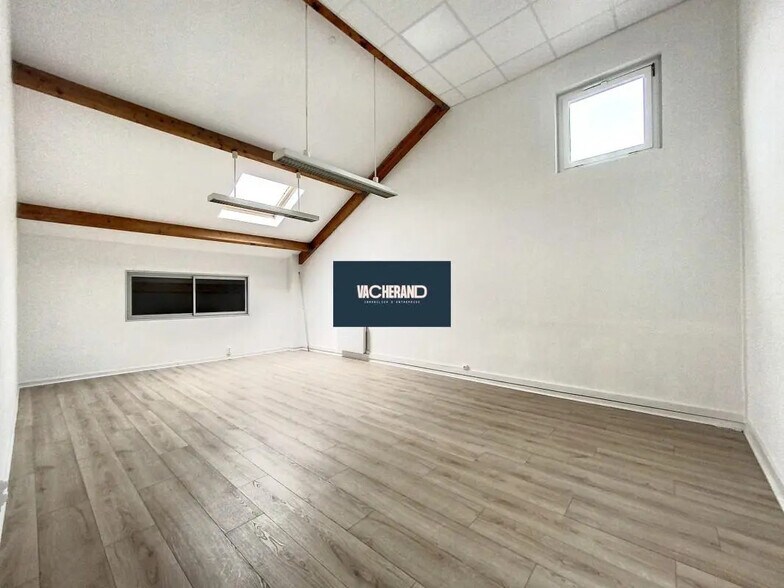 Bureau dans Aulnoy-lez-Valenciennes à vendre - Photo intérieure – Image 3 sur 6