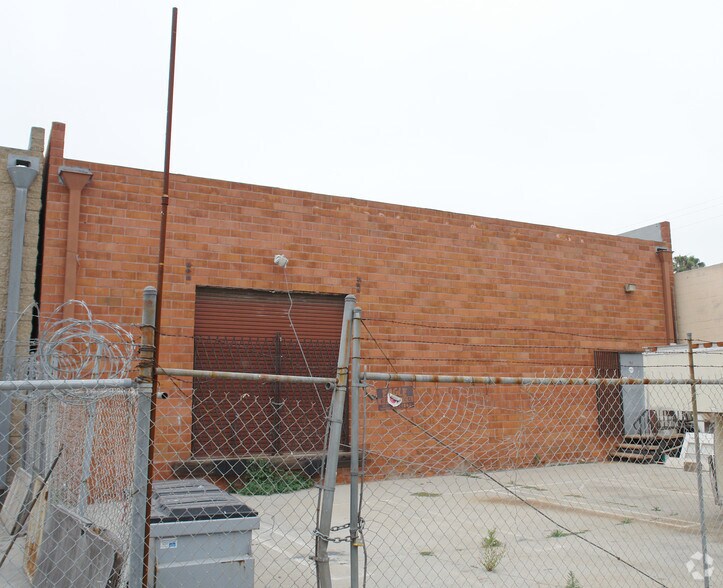 320 W 130th St, Los Angeles, CA à vendre - Photo de l’immeuble – Image 2 sur 4