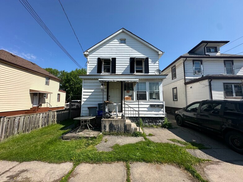 98 St Arnaud St, Port Colborne, ON à vendre - Photo de l’immeuble – Image 3 sur 3