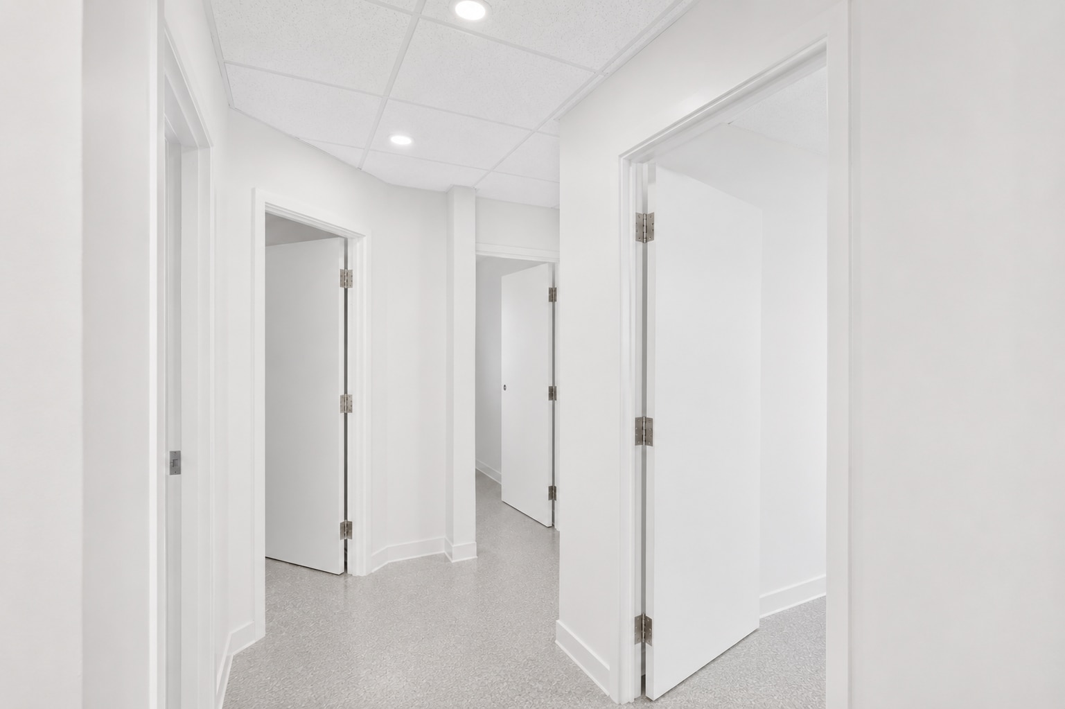 3400 Rue du Marché, Dollard-des-Ormeaux, QC à louer Photo intérieure– Image 1 sur 9
