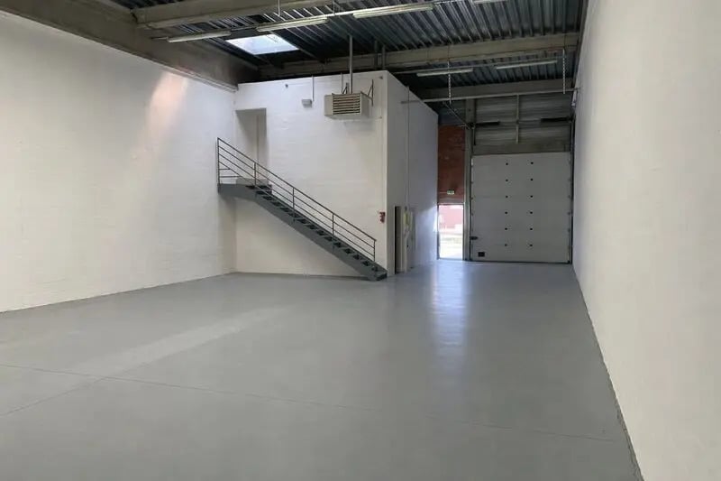 Local d’activités dans Chambly à louer Photo intérieure– Image 1 sur 5