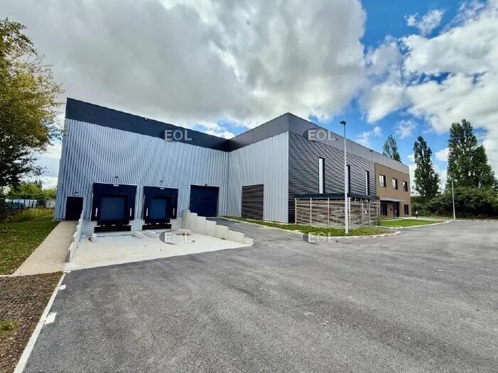 Industriel/Logistique dans Trappes à louer - Photo de l’immeuble – Image 2 sur 9