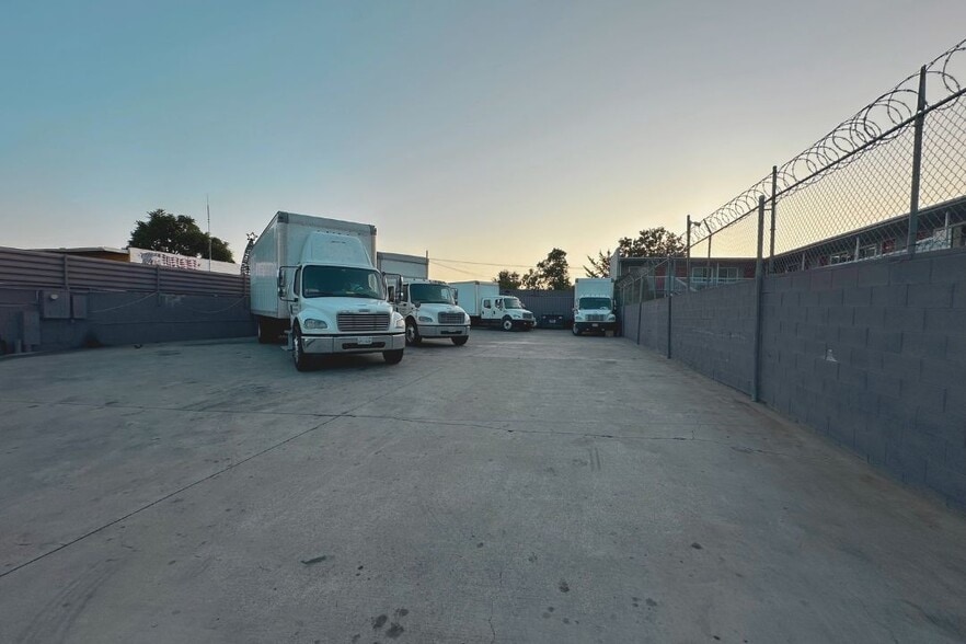 1545 Lincoln Ave, Pasadena, CA à louer - Photo de l’immeuble – Image 2 sur 17