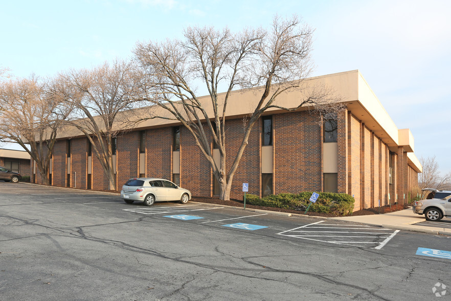 10500 Barkley St, Overland Park, KS à vendre - Photo de l’immeuble – Image 3 sur 7