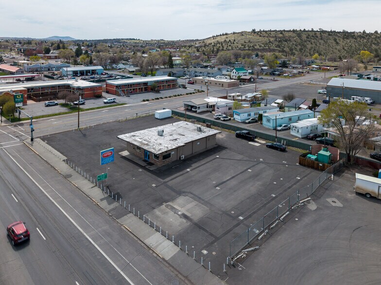 40 Nw 4th St, Madras, OR à louer - Photo de l’immeuble – Image 3 sur 10