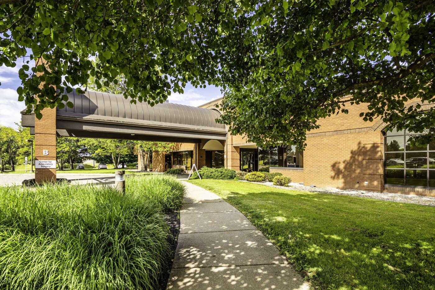 550 Orchard Park Rd, West Seneca, NY à louer Photo de l’immeuble– Image 1 sur 5