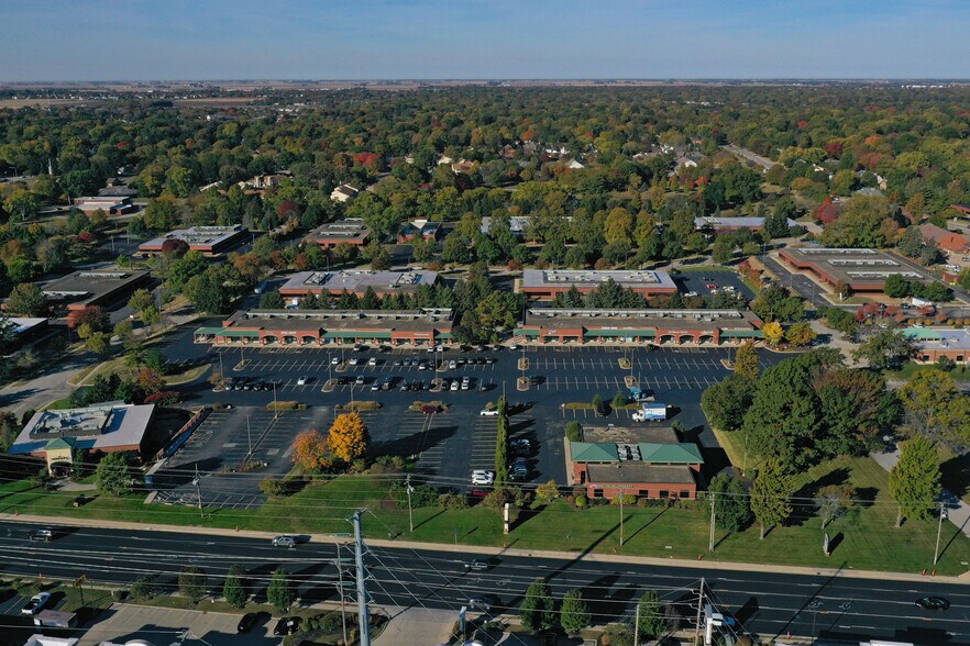 Shoppes Of Knollwood portefeuille de 2 biens à vendre sur LoopNet.fr - Photo de l’immeuble – Image 2 sur 38