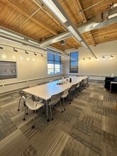 807 Broadway St NE, Minneapolis, MN à louer Photo intérieure– Image 2 sur 6