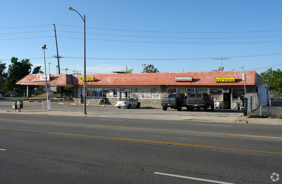 1869-1881 Royal Ave, Simi Valley, CA à louer - Photo de l’immeuble – Image 3 sur 4