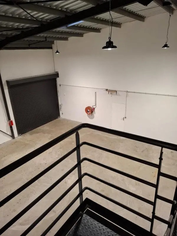 Local d'activités dans Cestas à vendre Photo intérieure– Image 1 sur 7