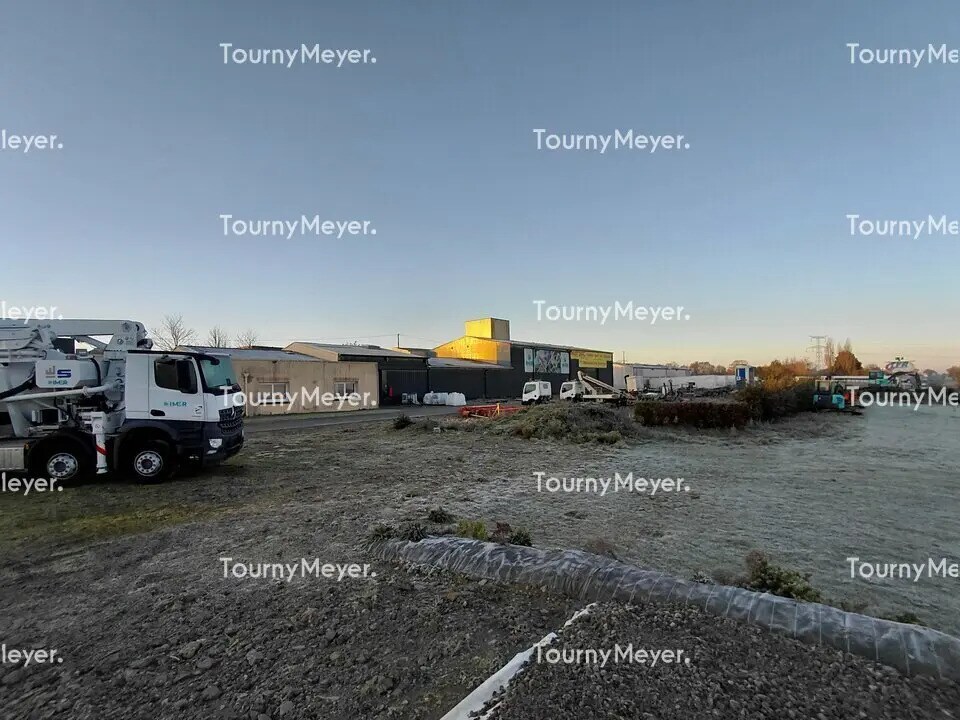 Local d'activités dans Châteaubourg à vendre Photo de l’immeuble– Image 1 sur 7