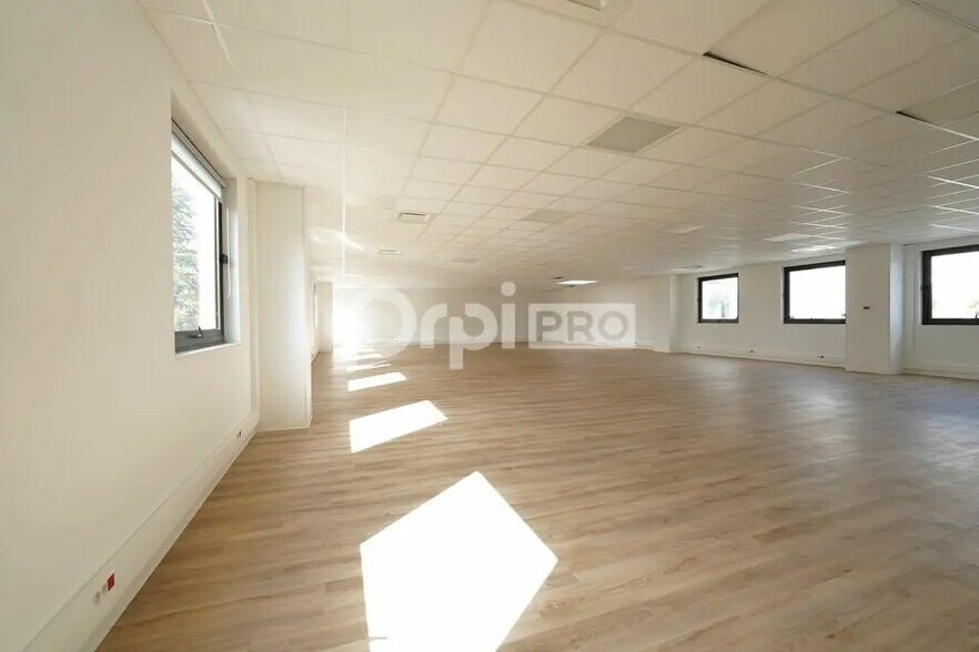 Bureau dans Limonest à louer - Photo intérieure – Image 3 sur 12