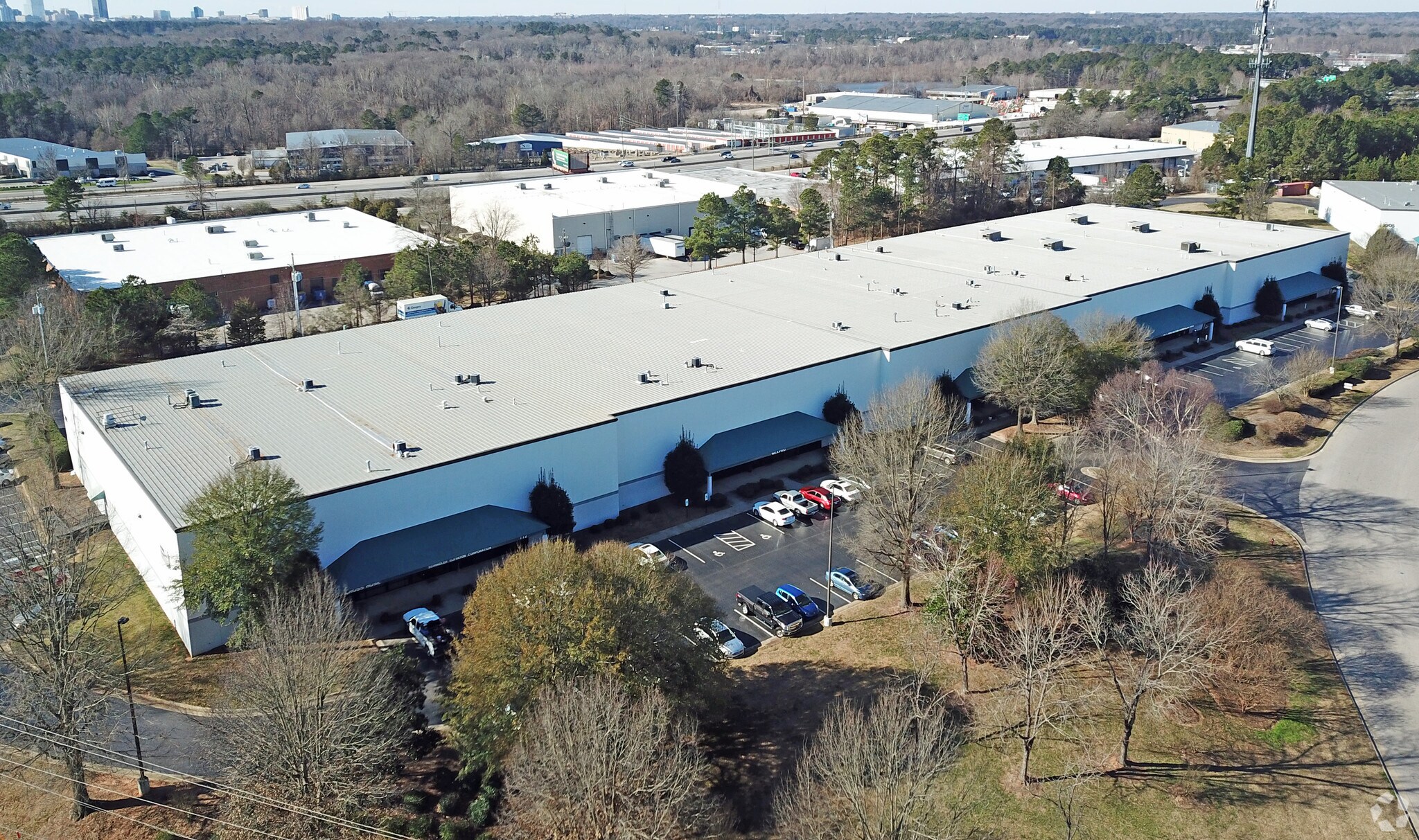 2101 Westinghouse Blvd, Raleigh, NC à louer Photo principale– Image 1 sur 11