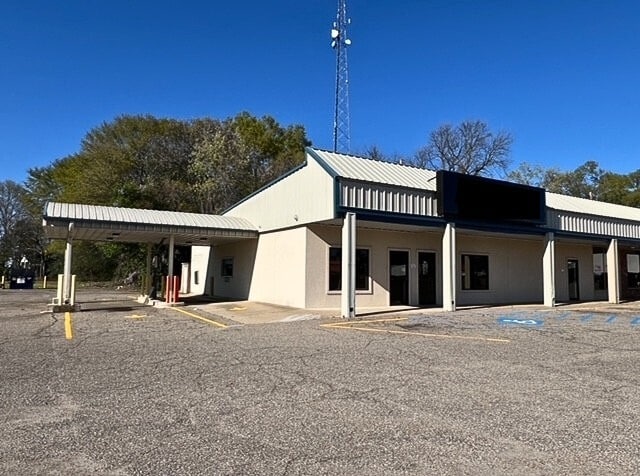 E Madison St, Bastrop, LA à louer Photo de l’immeuble– Image 1 sur 14