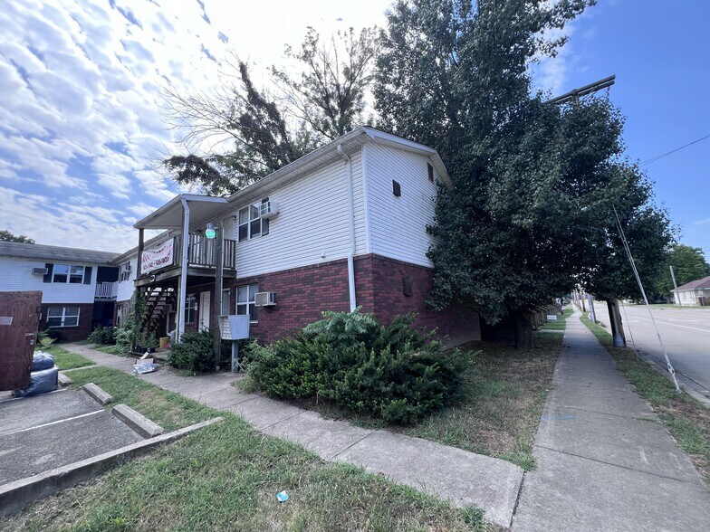 512 S Wall St, Carbondale, IL à vendre - Photo de l’immeuble – Image 2 sur 9