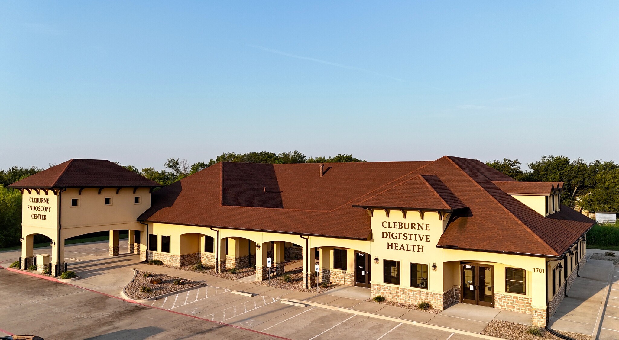 1701 Walter Holiday Dr, Cleburne, TX à louer Photo de l’immeuble– Image 1 sur 11