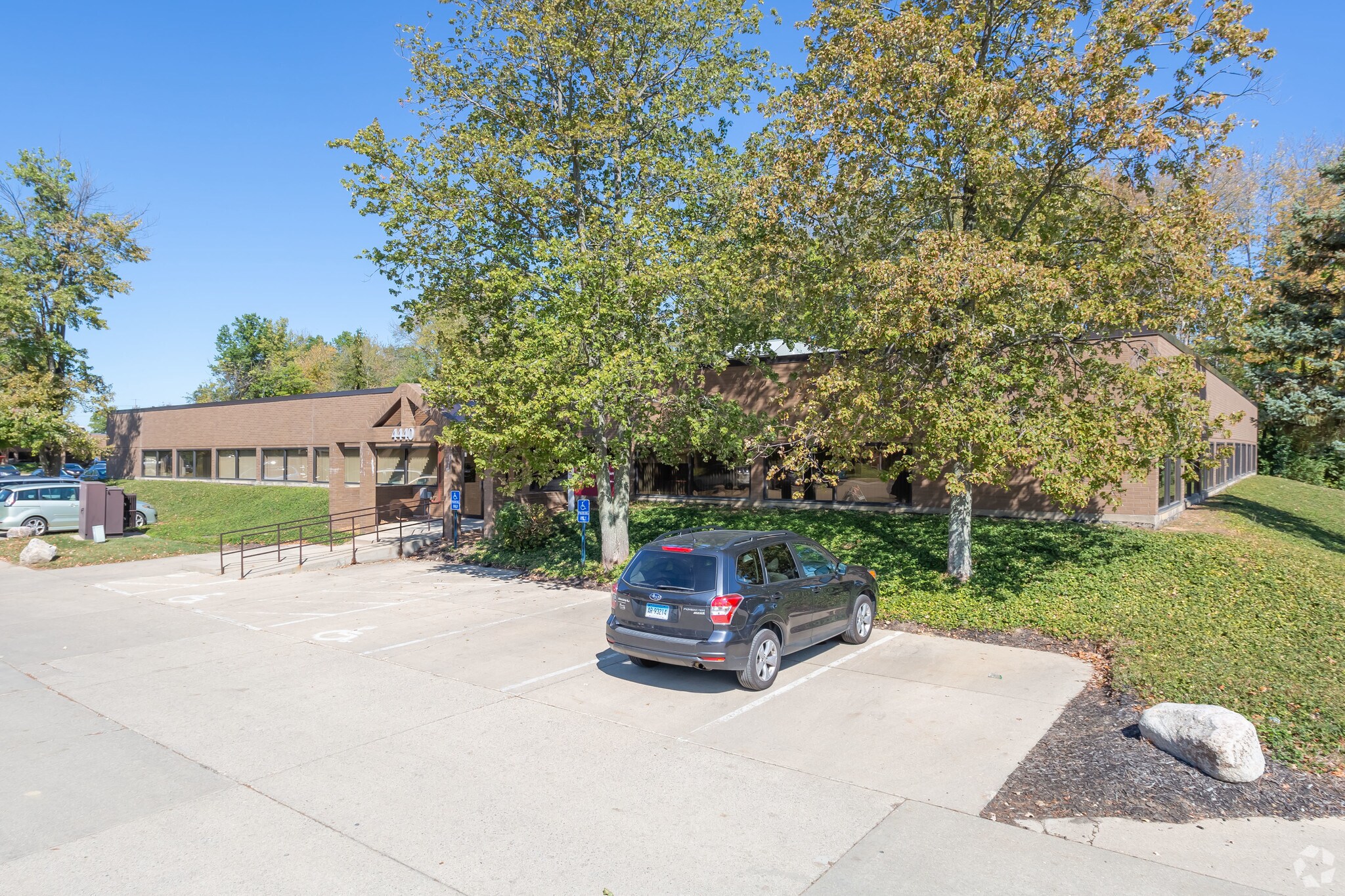 4440-4444 Carver Woods Dr, Blue Ash, OH à vendre Photo principale– Image 1 sur 5