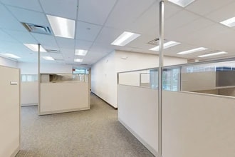 572 S Salina St, Syracuse, NY à louer Numérisation 3D Matterport– Image 1 sur 13