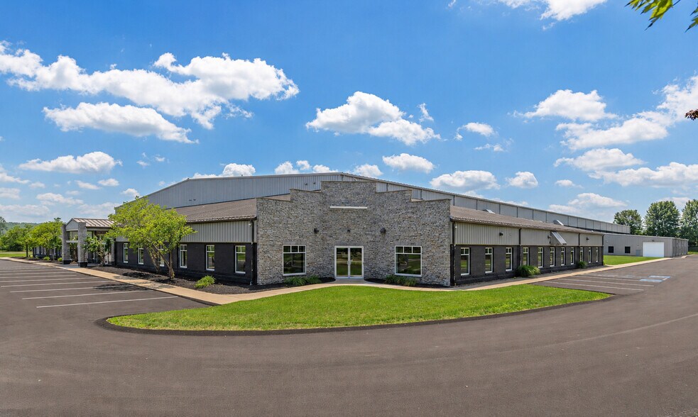 220 S Noah Dr, Saxonburg, PA à louer - Photo de l’immeuble – Image 3 sur 11