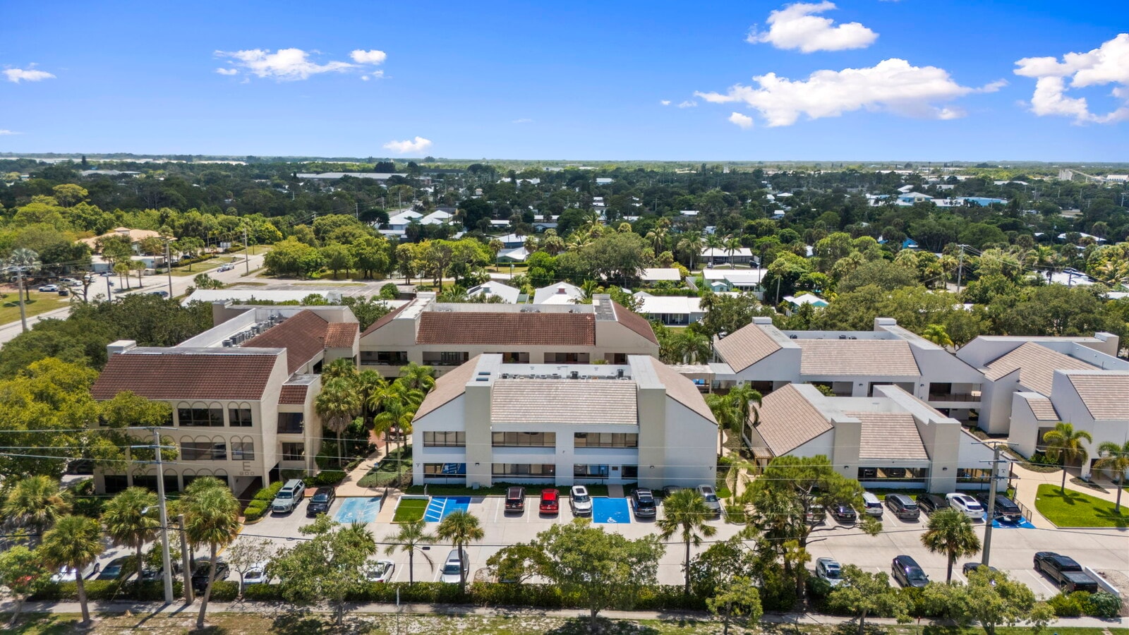 900 SE Ocean Blvd, Stuart, FL 34994 - Lot 256-F - - Photo intérieure - Image 2 of 34