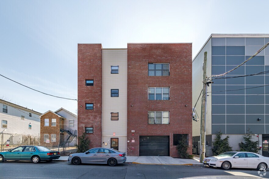 154 Hamilton Ave, Paterson, NJ à vendre - Photo de l’immeuble – Image 3 sur 5