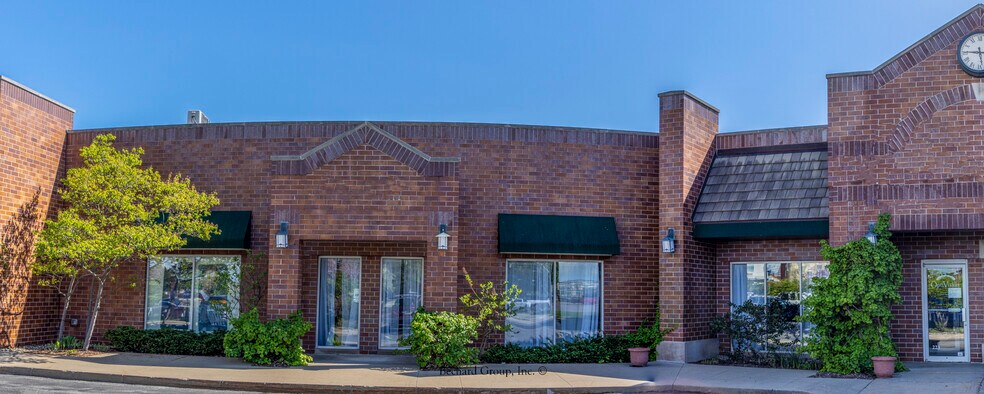 213-259 S Nicolet Rd, Appleton, WI à louer - Photo de l’immeuble – Image 2 sur 10