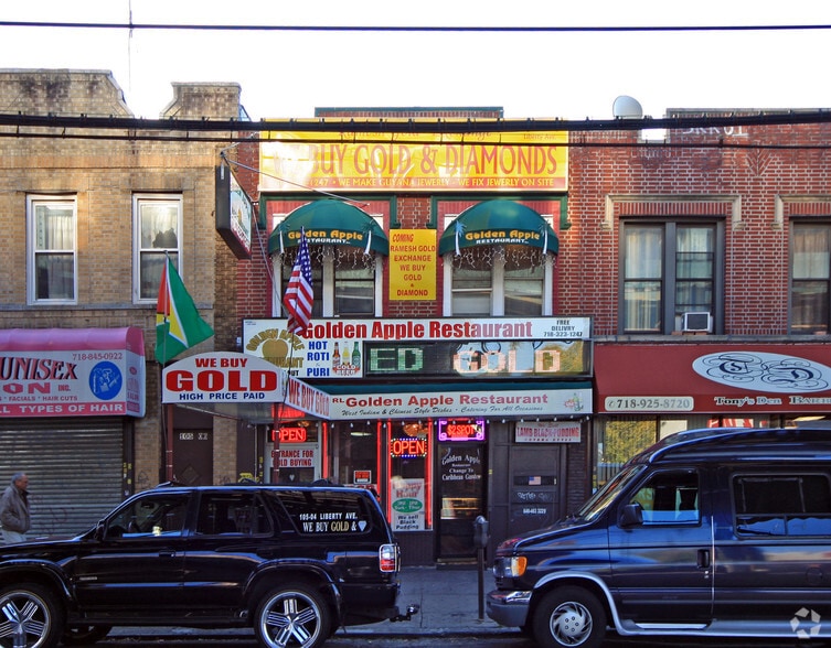 10504 Liberty Ave, Jamaica, NY à vendre - Photo principale – Image 1 sur 2