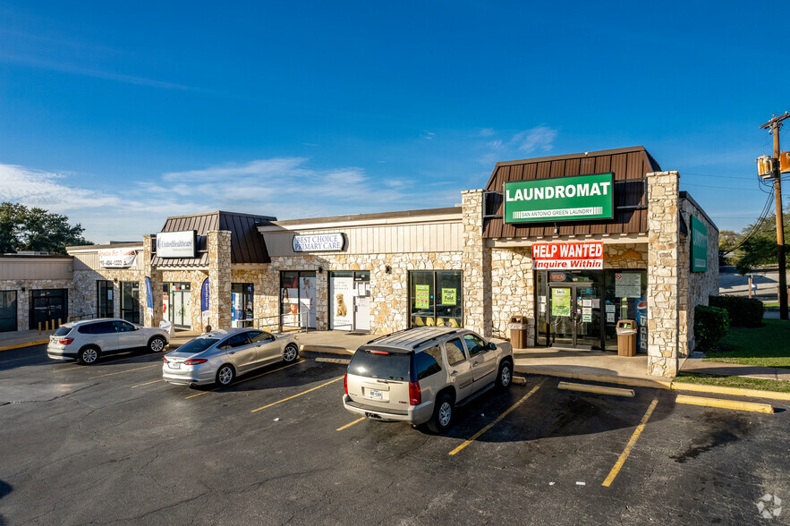 5525 Blanco Rd, San Antonio, TX à louer - Photo de l’immeuble – Image 2 sur 26