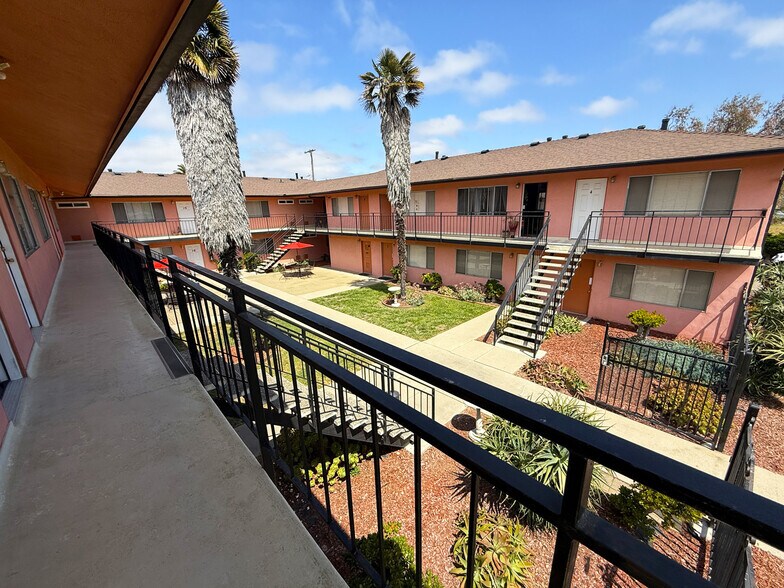 733 N C St, Lompoc, CA à vendre - Photo de l’immeuble – Image 3 sur 8
