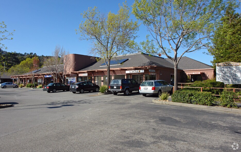 761-777 E Blithedale Ave, Mill Valley, CA à louer - Photo de l’immeuble – Image 2 sur 6