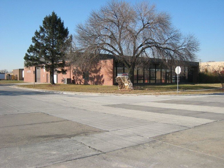 1400 Nicholas Blvd, Elk Grove Village, IL à louer - Photo principale – Image 1 sur 6