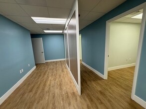 4675 Ponce De Leon Blvd, Coral Gables, FL à louer Photo intérieure– Image 2 sur 7