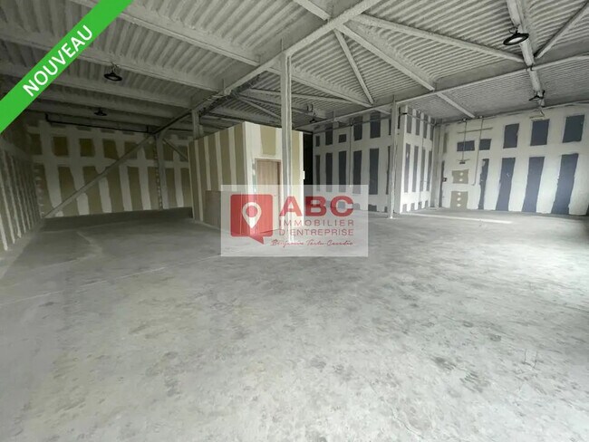 Plus de détails pour Local d'activités à louer