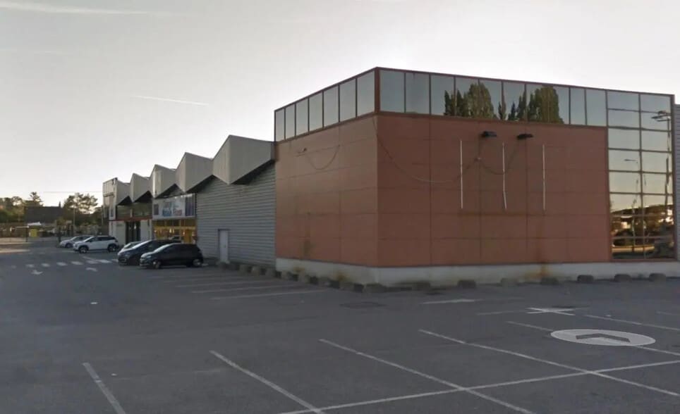 Local commercial dans GONFREVILLE-L'ORCHER à louer - Photo de l’immeuble – Image 1 sur 3