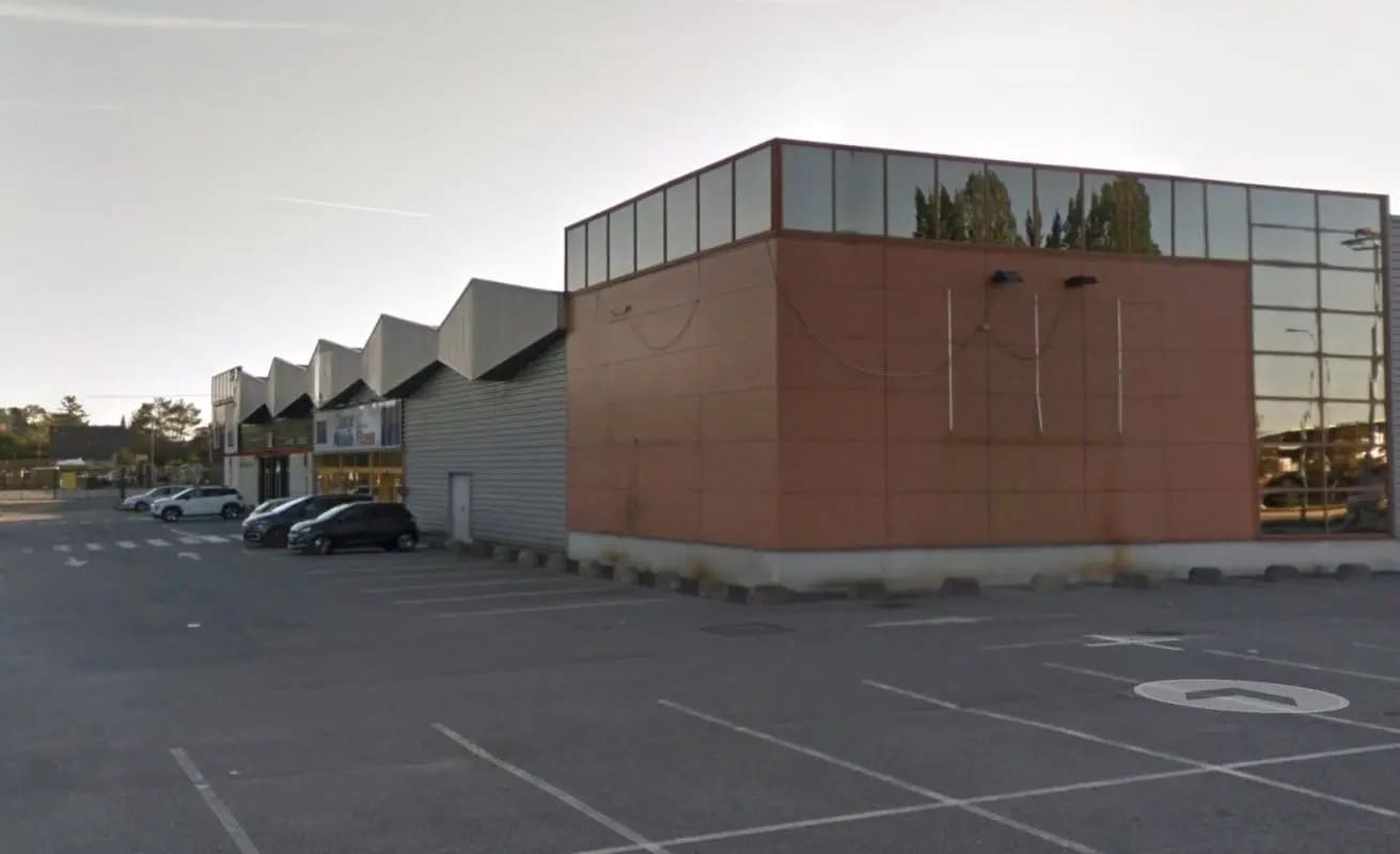 Local commercial dans GONFREVILLE-L'ORCHER à louer Photo de l’immeuble– Image 1 sur 4