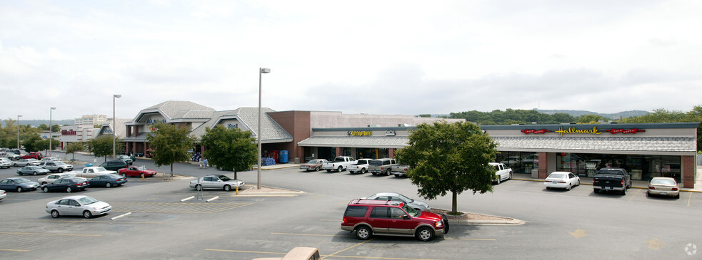 201-317 Sidney Baker St S, Kerrville, TX à louer - Photo principale – Image 1 sur 4