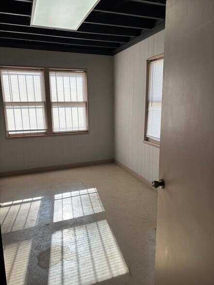 1400 N Hampton Ave, Springfield, MO à louer - Photo intérieure – Image 3 sur 5