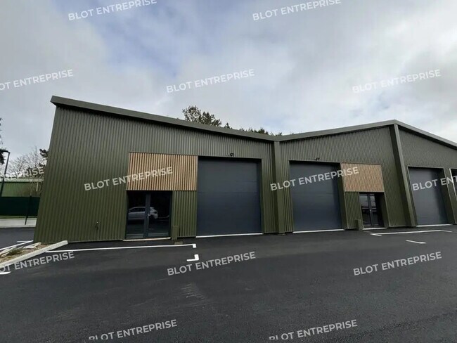 Plus de détails pour Local d'activités à louer