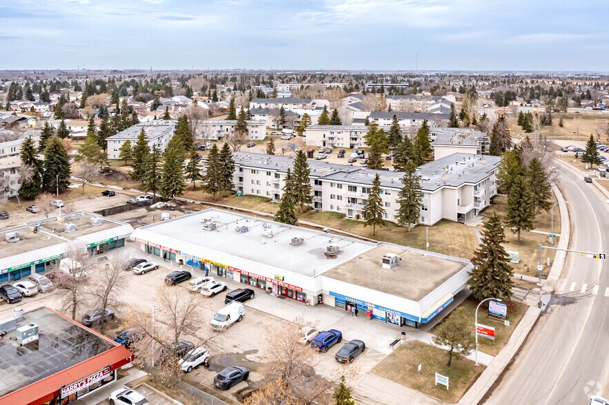 8446 182 St NW, Edmonton, AB à louer - Aérien – Image 2 sur 2