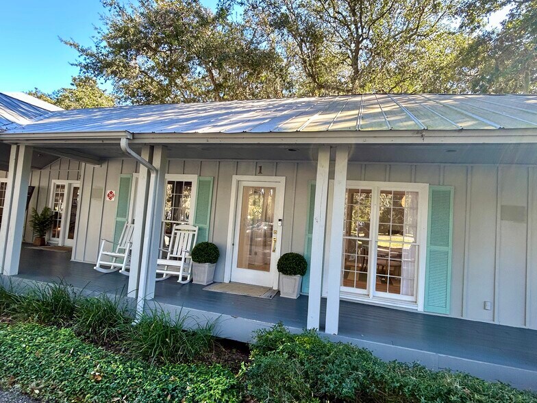 4924 E First Coast Hwy, Fernandina Beach, FL à louer - Photo de l’immeuble – Image 3 sur 17