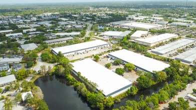 975 Florida Central Pky, Longwood, FL à louer Photo de l’immeuble– Image 2 sur 7