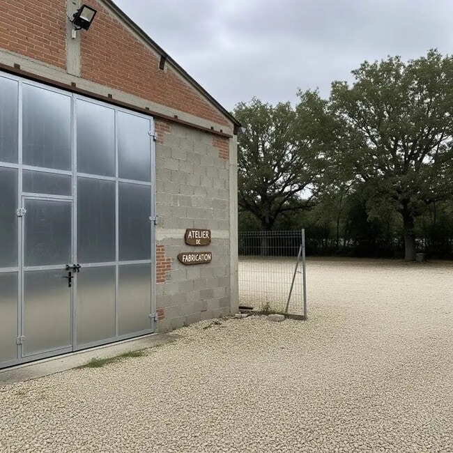 Plus de détails pour Local commercial à louer