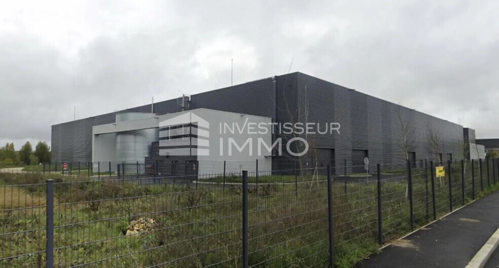 Local d’activités dans Serris à louer - Photo de l’immeuble – Image 2 sur 5