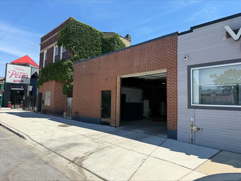 3725 N Western Ave, Chicago, IL à louer - Photo de l’immeuble – Image 1 sur 7