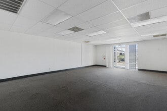 4160 S Pecos Rd, Las Vegas, NV à louer Photo intérieure– Image 2 sur 9