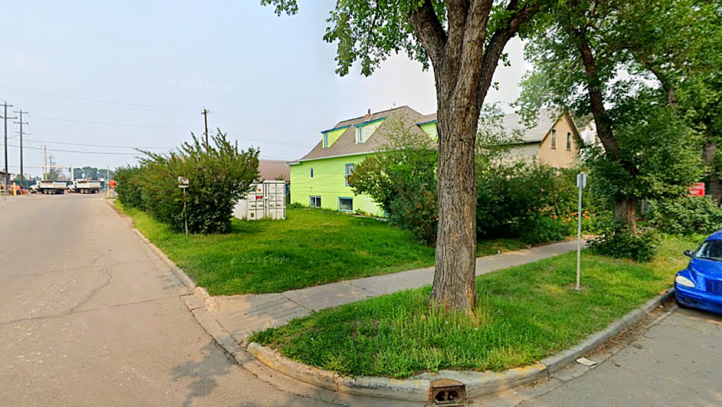 9348 105 NW ave, Edmonton, AB à vendre Photo principale– Image 1 sur 5